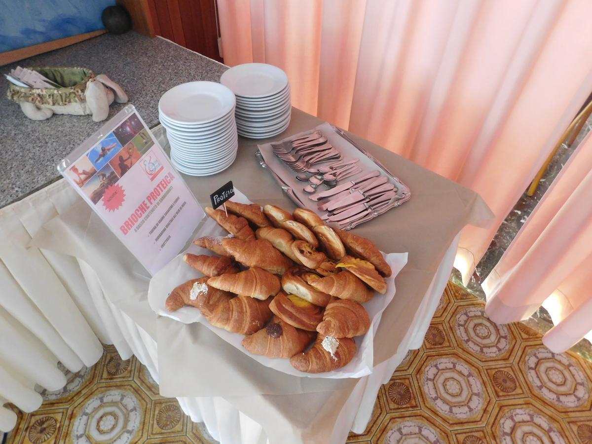 Hotel Dolores Rimini Luaran gambar
