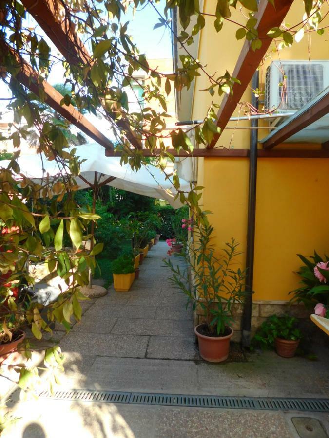 Hotel Dolores Rimini Luaran gambar